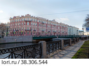 Доходный дом и народные бани М. С. Воронина. Фонарный мост (2022 год). Стоковое фото, фотограф Валентина Качалова / Фотобанк Лори