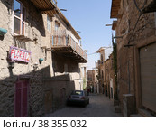 Улочка деревни Калат (Шираз, Иран) (2022 год). Редакционное фото, фотограф Максим Гулячик / Фотобанк Лори