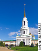 Надвратная колокольня Задонского монастыря (2015 год). Редакционное фото, фотограф Алексей Голубенко / Фотобанк Лори