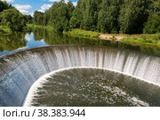Водосбросная плотина первой в СССР сельской ГЭС имени В.И. Ленина. Село Ярополец, Волоколамский район, Московская область, Россия (2021 год). Стоковое фото, фотограф Pukhov K / Фотобанк Лори