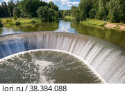 Водосбросная плотина первой в СССР сельской ГЭС имени В.И. Ленина. Село Ярополец, Волоколамский район, Московская область, Россия (2021 год). Стоковое фото, фотограф Pukhov K / Фотобанк Лори