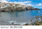 View of the bay Camara de Lobos (2012 год). Редакционное фото, фотограф Михаил Аккуратoв / Фотобанк Лори