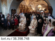 Великое освящение Введенского храма города Дмитров московской области, митрополит Ювеналий и  епископ Серпуховской Роман (2021 год). Редакционное фото, фотограф Дмитрий Неумоин / Фотобанк Лори