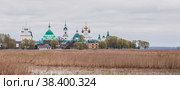 Travel to Russia. Spaso-Yakovlevsky Monastery on a cloudy day. Russia, Rostov Veliky, Yaroslavl region, golden ring. (2017 год). Стоковое фото, фотограф Photojuli / Фотобанк Лори