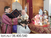 Священническая хиротония в Бобреневом монастыре (2018 год). Редакционное фото, фотограф Дмитрий Неумоин / Фотобанк Лори