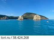 Вид на скалы Адалары и гору Аю-даг, Гурзуф, Крым (2022 год). Стоковое фото, фотограф Мария Кылосова / Фотобанк Лори
