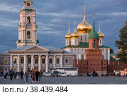 Город Тула, Россия, сентябрь 2020 года. Свято-Успенский собор - православный кафедральный собор в Тульском Кремле. Вечернее небо и красивый теплый нежный свет. Путешествие по России. Редакционное фото, фотограф Photojuli / Фотобанк Лори