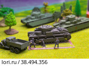 Творчество для детей и взрослых, собранные масштабные модели военной техники, хобби для вас, военная игра (2022 год). Редакционное фото, фотограф Андрей Цыганков / Фотобанк Лори