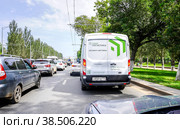 Branded cargo van of a Russian courier companies Sber Logistics (2022 год). Редакционное фото, фотограф FotograFF / Фотобанк Лори
