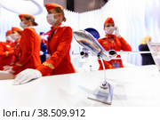Россия. Санкт-Петербург. Стюардессы авиакомпании. Бортпроводники группы компаний "Аэрофлот". Russia. Saint-Petersburg. Airline flight attendants. Flight attendants of the Aeroflot Group of companies (2021 год). Редакционное фото, фотограф Алексей Смышляев / Фотобанк Лори