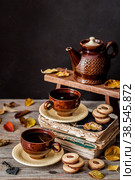 Tea and Cookies, Fall Mood. Стоковое фото, фотограф Татьяна Ворона / Фотобанк Лори