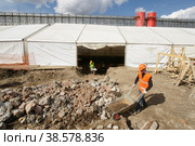 Россия. Санкт-Петербург. Археологические раскопки на Охтинском мысу. Russia. Saint-Petersburg. Archaeological excavations on the Okhta Cape. (2010 год). Редакционное фото, фотограф Алексей Смышляев / Фотобанк Лори