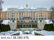 Вид на Большой дворец и фонтан "Самсон". Петродворец (2022 год). Редакционное фото, фотограф Анна Карасева / Фотобанк Лори