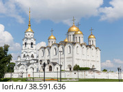 Россия. Владимир. Виды города Владимира. Часовня Богоматери и Успенский собор. Russia. Vladimir. Views of the city of Vladimir. The Chapel of the Mother of God and the Assumption Cathedral. (2018 год). Стоковое фото, фотограф Алексей Смышляев / Фотобанк Лори