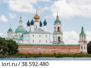 Travel to Russia. Spaso-Yakovlevsky Monastery on a cloudy day. Russia, Rostov Veliky, Yaroslavl region, golden ring. (2018 год). Стоковое фото, фотограф Photojuli / Фотобанк Лори