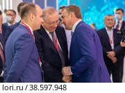 Россия. Санкт-Петербург. В центре - председатель правления и президент ПАО Транснефть Николай Токарев, первый справа - губернатор Тульской области Алексей Дюмин. Russia. Saint-Petersburg. In the center is the Chairman of the Management Board and President of Transneft, Nikolay Tokarev, the first on the right is the Governor of the Tula Region, Alexey Dyumin. (2021 год). Редакционное фото, фотограф Алексей Смышляев / Фотобанк Лори