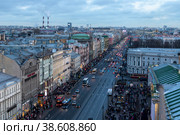 Санкт-Петербург. Новогодний город. Вид со смотровой площадки Думской башни на Невский проспект и Гостиный двор (2023 год). Редакционное фото, фотограф Литвяк Игорь / Фотобанк Лори