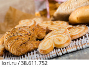 Baked goods on wicker mat. Стоковое фото, фотограф Яков Филимонов / Фотобанк Лори