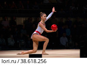 Дина Аверина, многократная чемпионка по художественной гимнастике на шоу "Легенды спорта" Алексея Немова - 2018 в Московском дворце спорта в Лужниках, Россия. Редакционное фото, фотограф Pukhov K / Фотобанк Лори