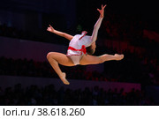 Дина Аверина, многократная чемпионка по художественной гимнастике на шоу "Легенды спорта" Алексея Немова - 2018 в Московском дворце спорта в Лужниках, Россия. Редакционное фото, фотограф Pukhov K / Фотобанк Лори
