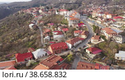 Aerial view of the small tourist town of Sighnaghi, located on a high hill in the center of the Alazani Valley, Georgia. Стоковое видео, видеограф Яков Филимонов / Фотобанк Лори