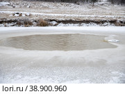 Winter wormwood lake. broken ice on the water. Стоковое фото, фотограф Поликарпов Владимир Владимирович / Фотобанк Лори