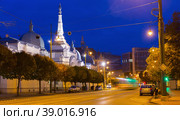 Night cityscape of Szeged with bathing complex. Стоковое фото, фотограф Яков Филимонов / Фотобанк Лори