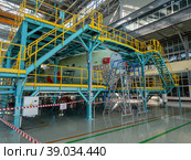 Ульяновск, авиазавод "Авиастар". Сборка транспортного самолета Ил-76МД-90А. Ulyanovsk, "Aviastar" aircraft manufacturing plant. Assembly of the IL-76MD-90A transport aircraft. (2022 год). Редакционное фото, фотограф Евгений Романов / Фотобанк Лори