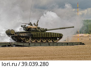 Танк Т-72. Армейские Игры. Безопасный маршрут (2017 год). Редакционное фото, фотограф Сергей Буторин / Фотобанк Лори