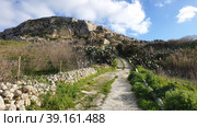 Горы. Город Надур (Nadur). Остров Гоцо (Gozo). Республика Мальта (2023 год). Стоковое фото, фотограф lana1501 / Фотобанк Лори