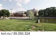 Black Lake Park and recreation area in Kazan (2022 год). Стоковое видео, видеограф Потийко Сергей / Фотобанк Лори