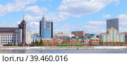 Kazan panoramic street view with coast of Lake Kaban (2022 год). Редакционное фото, фотограф EugeneSergeev / Фотобанк Лори