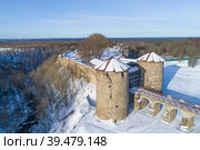 Старинная Копорская крепость в  февральском пейзаже (аэросъемка). Копорье. Ленинградская область, Россия (2023 год). Стоковое фото, фотограф Виктор Карасев / Фотобанк Лори
