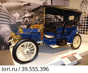 Автомобиль "Buick Mod. 33 Toy Tonneau", 1911 г., универсал, 22,5 л.с., США. Автомобиль был оценен в 950 долларов (в то время как цена «популярного» автомобиля Ford T составляла 680 долларов). Музей автомобильной техники. Верхняя Пышма, Россия, сентябрь 2020. Редакционное фото, фотограф Сергей Елизарьев / Фотобанк Лори