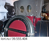 Автомобиль "American Underslung Mod. 22B Scout Roadster", 1912 г., 30 л.с., США. Автомобили отличались уникальным дизайном с размещением осей над рамой. Музей автомобильной техники. Верхняя Пышма, Россия, сентябрь 2020. Редакционное фото, фотограф Сергей Елизарьев / Фотобанк Лори