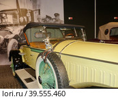Автомобиль "Pierce-Arrow Mod. 81 Roadster", 1928 г., 6-цилиндровый, 75 л.с., США. В октябре 1917 года на такой машине Керенский сбежал из Зимнего дворца. Музей автомобильной техники. Верхняя Пышма, Россия, сентябрь 2020. Редакционное фото, фотограф Сергей Елизарьев / Фотобанк Лори
