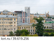 Дом Моссельпрома (Доходный дом А. Титова) Калашный переулок, 2/10. Вид со стороны улицы Новый Арбат. Москва. Россия (2018 год). Стоковое фото, фотограф Pukhov K / Фотобанк Лори