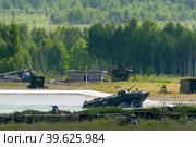 BTR-82A armoured personnel carrier exit from water (2008 год). Редакционное фото, фотограф Сергей Буторин / Фотобанк Лори