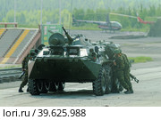 BTR-82A armoured personnel carrier with soldiers (2008 год). Редакционное фото, фотограф Сергей Буторин / Фотобанк Лори