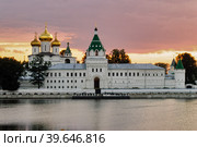 Kostroma. Ipatievsky monastery in twilight (2009 год). Стоковое фото, фотограф Сергей Буторин / Фотобанк Лори