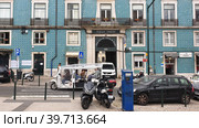 Здание с фасадом, полностью облицованным плиткой. Vila Sousa (Вила Соуза)  Граса. Лиссабон. Португалия (2023 год). Редакционное фото, фотограф lana1501 / Фотобанк Лори