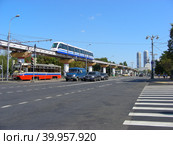 Московская монорельсовая транспортная система (ММТС). Продольный проезд. Останкинский район. Город Москва (2014 год). Редакционное фото, фотограф lana1501 / Фотобанк Лори