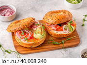 Bagel and Salmon Lox with Cream Cheese. Стоковое фото, фотограф Татьяна  Бральнина / Фотобанк Лори