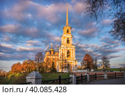 Колокольня и Успенский собор, Рязанский Кремль, Рязань (2022 год). Стоковое фото, фотограф Baturina Yuliya / Фотобанк Лори
