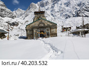 Kedarnath temple, shrine covered with snow. Стоковое фото, фотограф Devendra Rawat / Фотобанк Лори