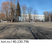 Измайловская гимназия №1508. Бывшая спецшкола №1267 имени М. П. Воробьева. Первомайская улица, 65. Район Измайлово. Город Москва (2023 год). Стоковое фото, фотограф lana1501 / Фотобанк Лори