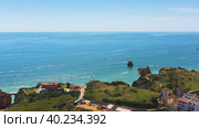 Flying Above Small Town On Coastline Toward Atlantic Ocean. Aerial View (2019 год). Стоковое видео, видеограф Кирилл Трифонов / Фотобанк Лори