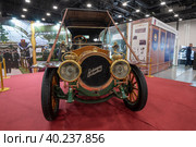 Старинный автомобиль Delaunay-Belleville из гаража российского императора Николая II на выставке ретро автомобилей "Олдтаймер-Галерея" (2022 год). Редакционное фото, фотограф Виктор Карасев / Фотобанк Лори