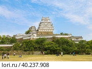 Himeji castle (UNESCO World Heritage), Japan. Замок Белой Цапли в Химэдзи, Япония (2017 год). Редакционное фото, фотограф Римма Тельнова / Фотобанк Лори