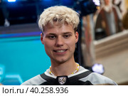 Известный российский блогер в Тик Ток Лёша Янгер (Алексей Авдеев) участник Dream Team House на мероприятии в ЦДМ на Лубянке в городе Москве, Россия (2023 год). Редакционное фото, фотограф Николай Винокуров / Фотобанк Лори